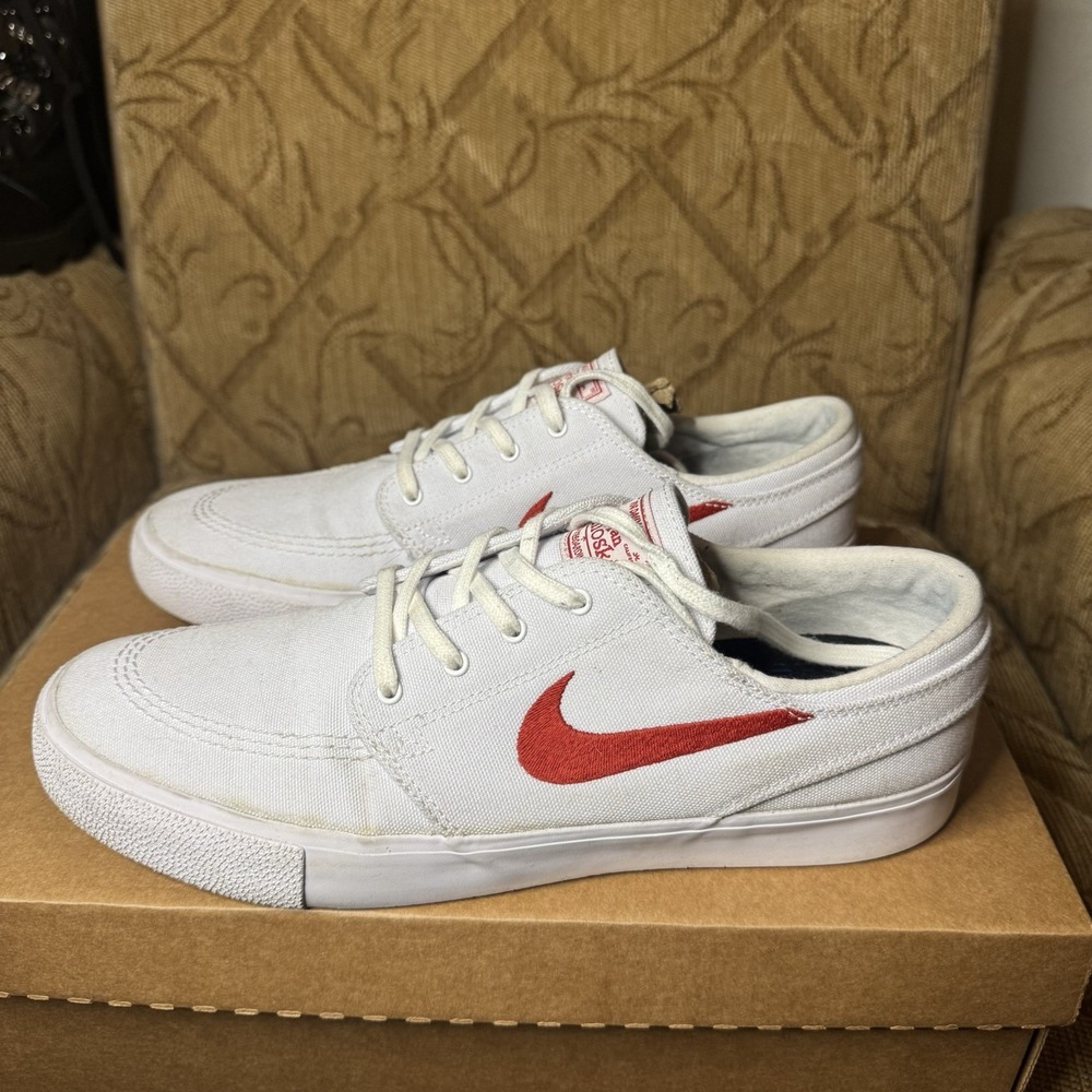 Nike SB Men's Skate Sneaker‎ Stefan Janoski Size 9 White Red AR7718-103